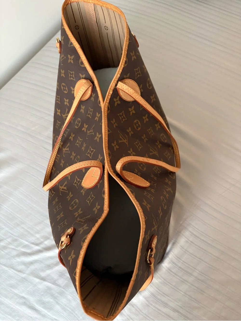 GM Louis Vuitton Monogram Canvas Tote with Vachetta Trim